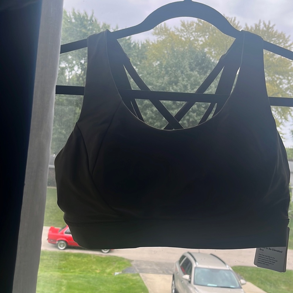 Lulu Lemon Women’s Sports Bra - 8